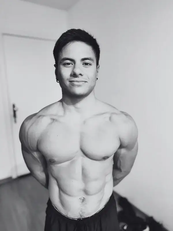 Professor Matheus Keil - Academia de Super Humanos - Calistenia